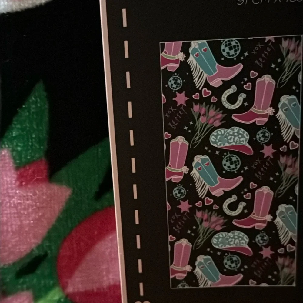 New Betsey Johnson Beach Towel Cotton 36